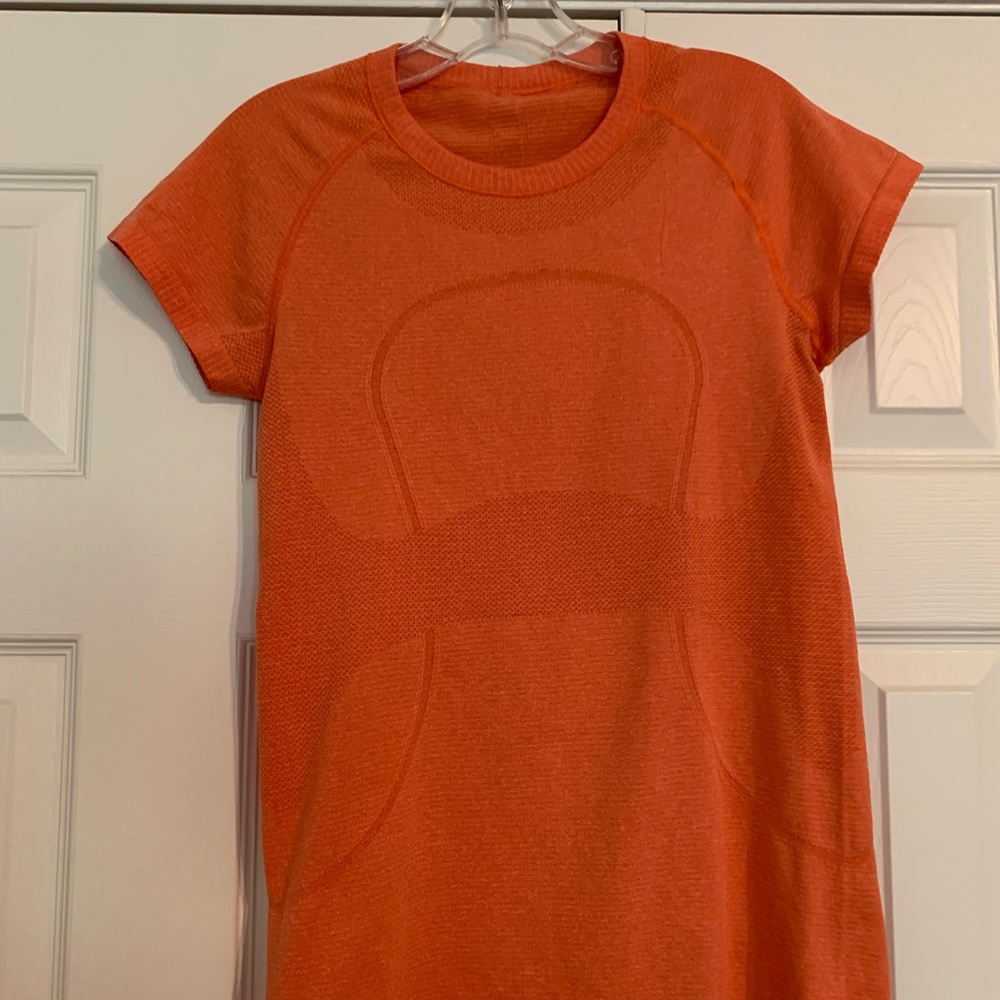 Lululemon swiftly tech top